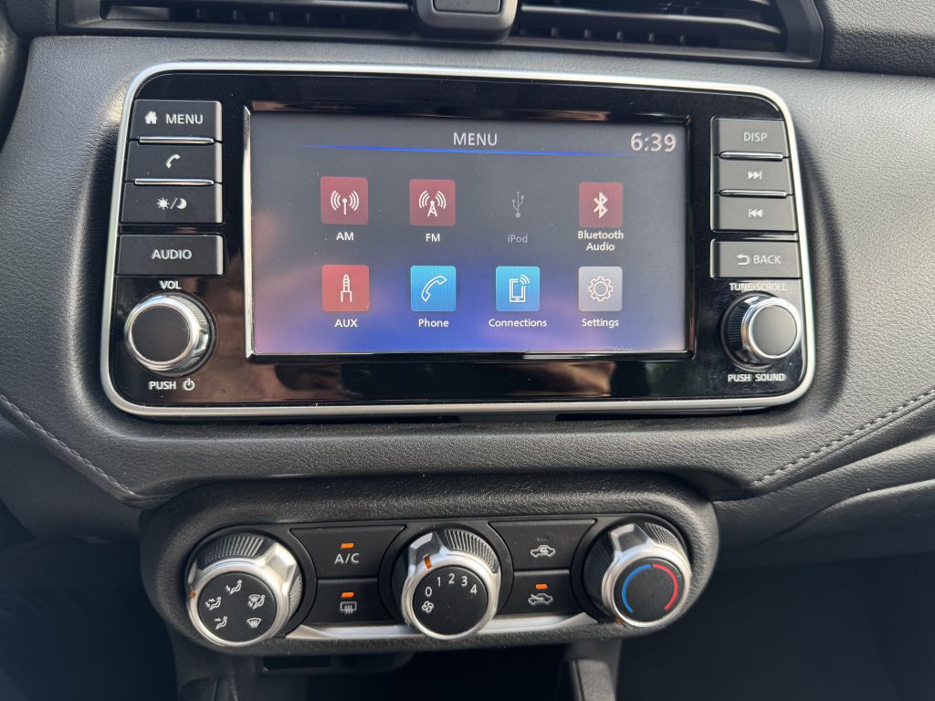 2020 Nissan Versa Image 17