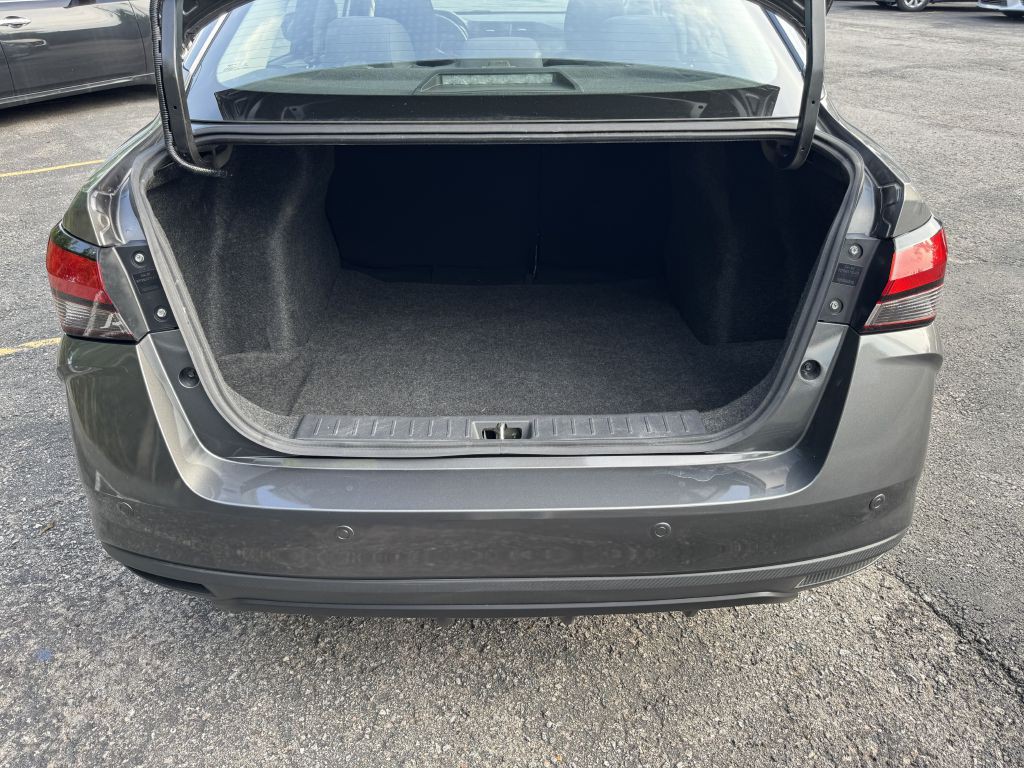 2020 Nissan Versa Image 21