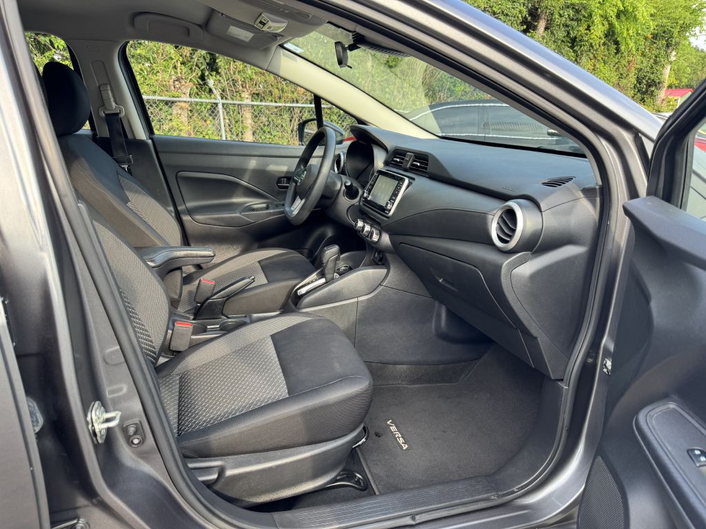 2020 Nissan Versa Image 24