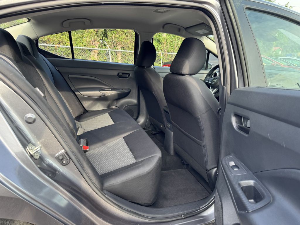 2020 Nissan Versa Image 25