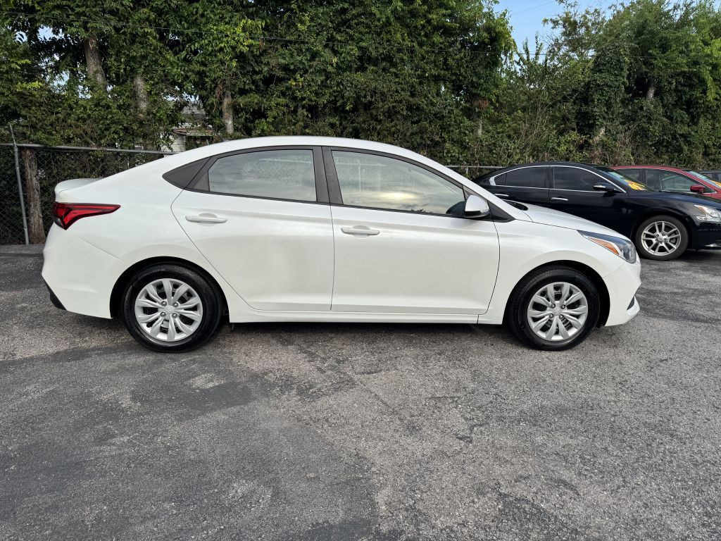 2018 Hyundai Accent Image 8
