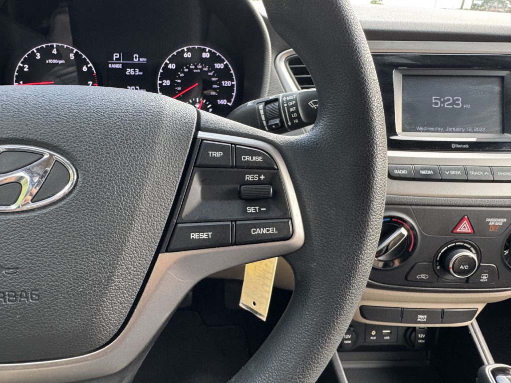 2018 Hyundai Accent Image 15