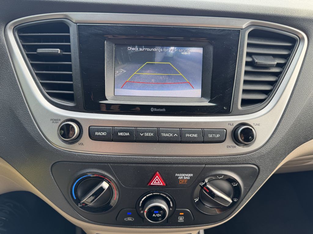 2018 Hyundai Accent Image 16