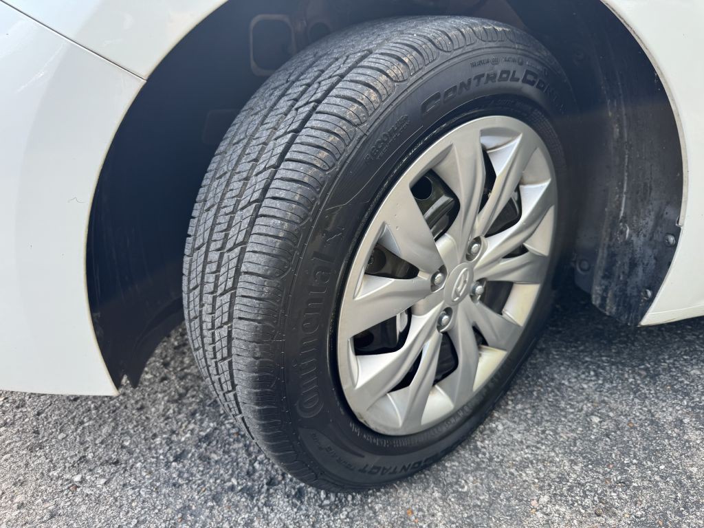2018 Hyundai Accent Image 20