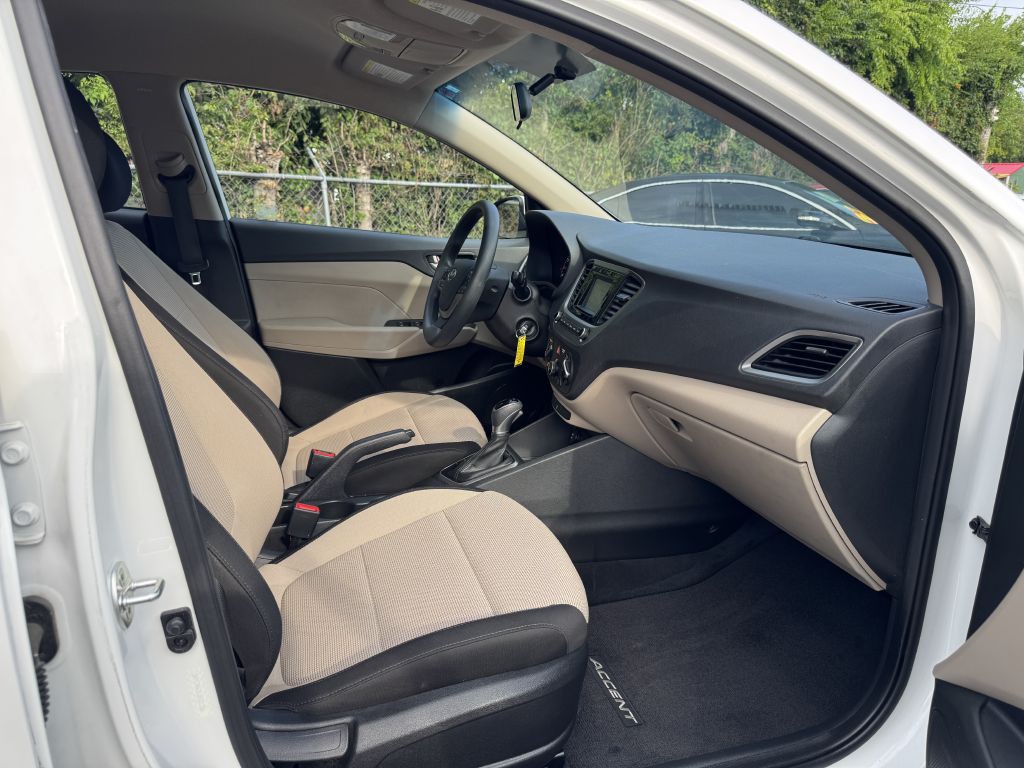 2018 Hyundai Accent Image 22