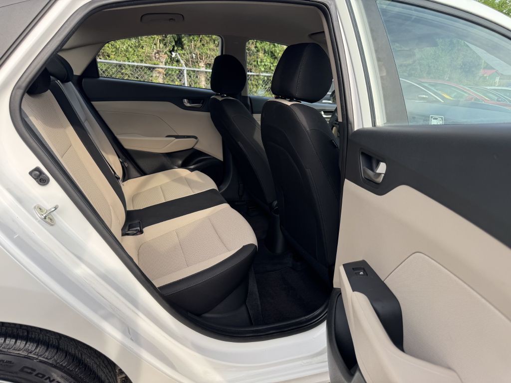 2018 Hyundai Accent Image 23