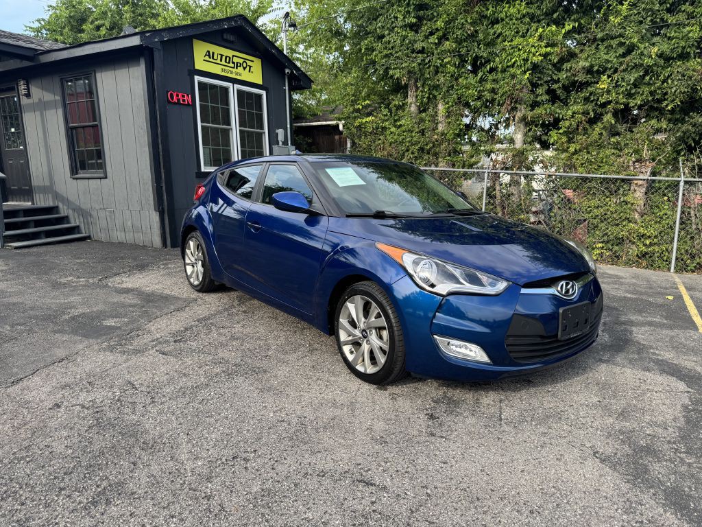 2017 Hyundai Veloster Image 1