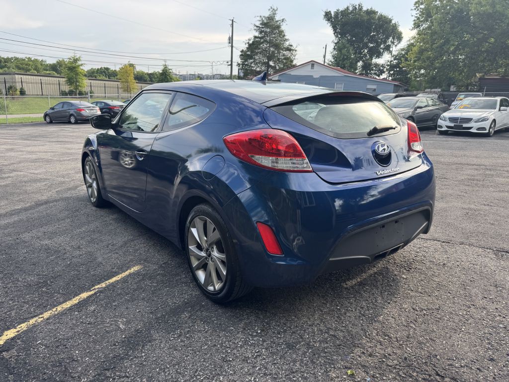 2017 Hyundai Veloster Image 6