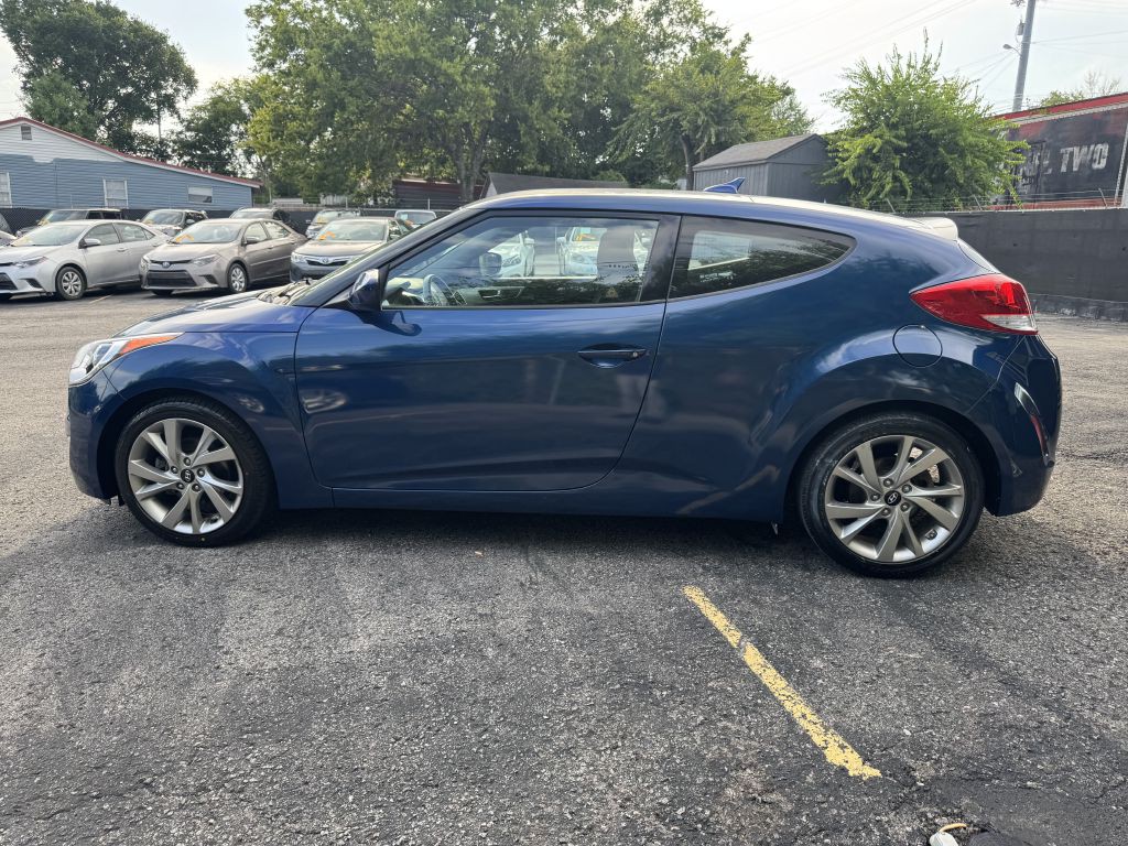 2017 Hyundai Veloster Image 7