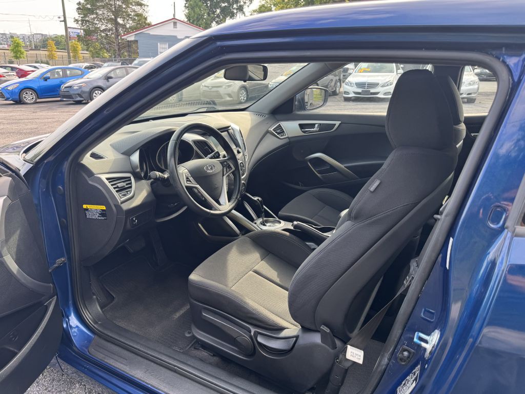 2017 Hyundai Veloster Image 10