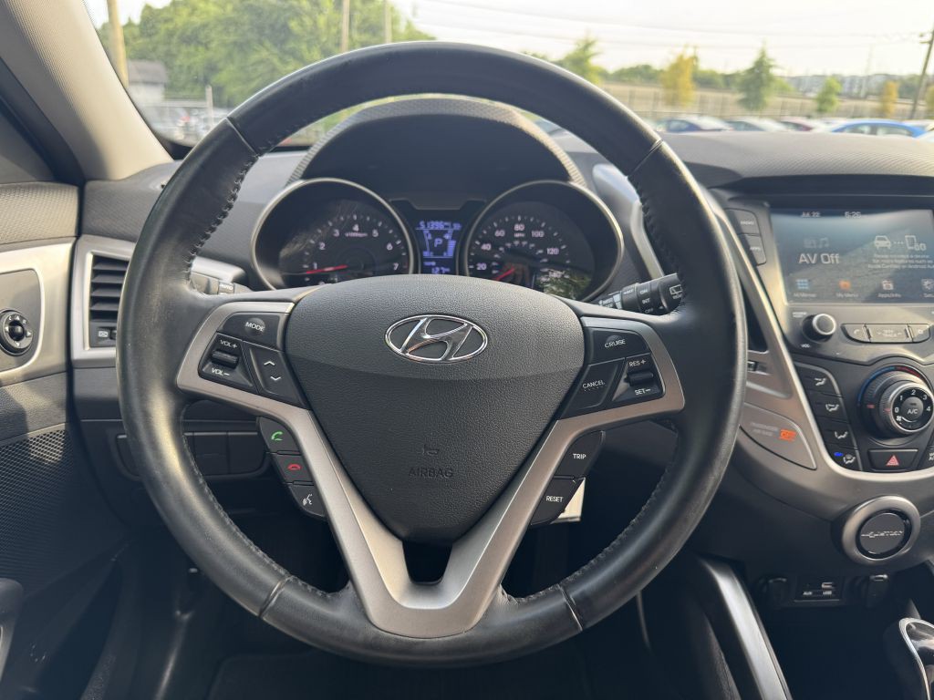2017 Hyundai Veloster Image 13