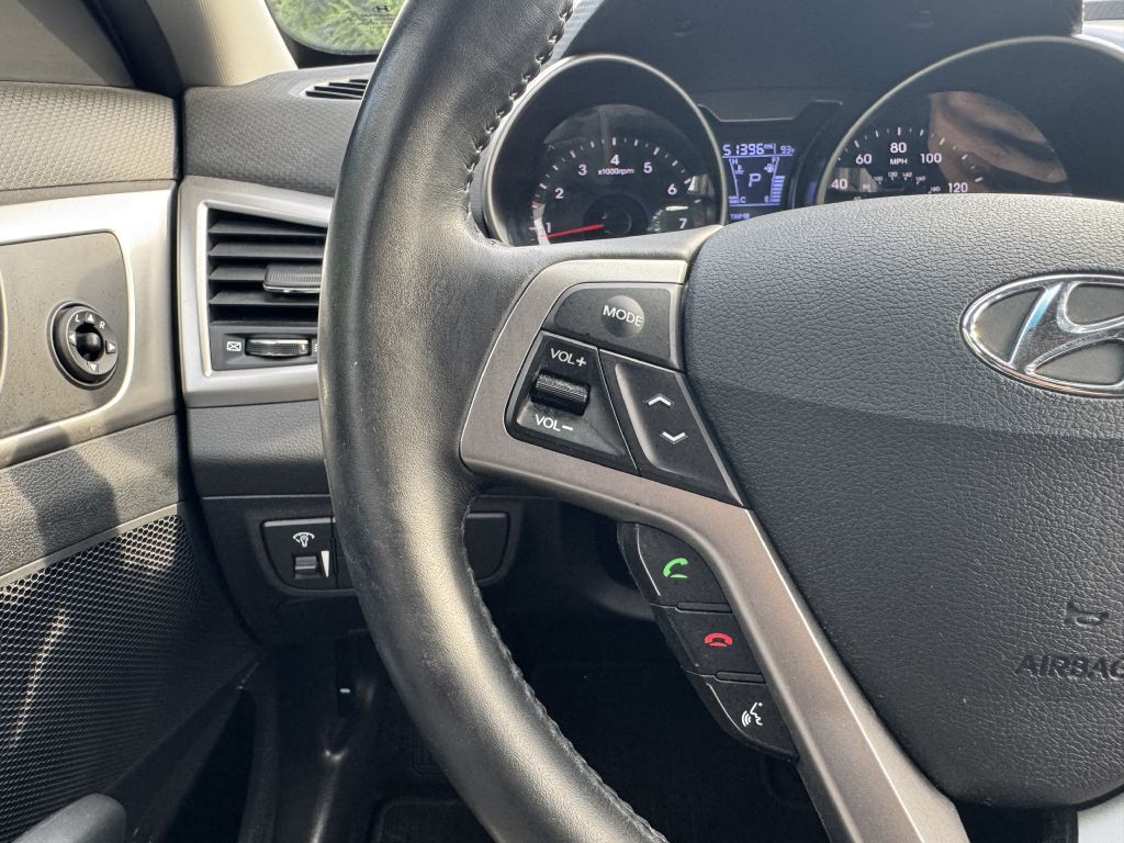 2017 Hyundai Veloster Image 14
