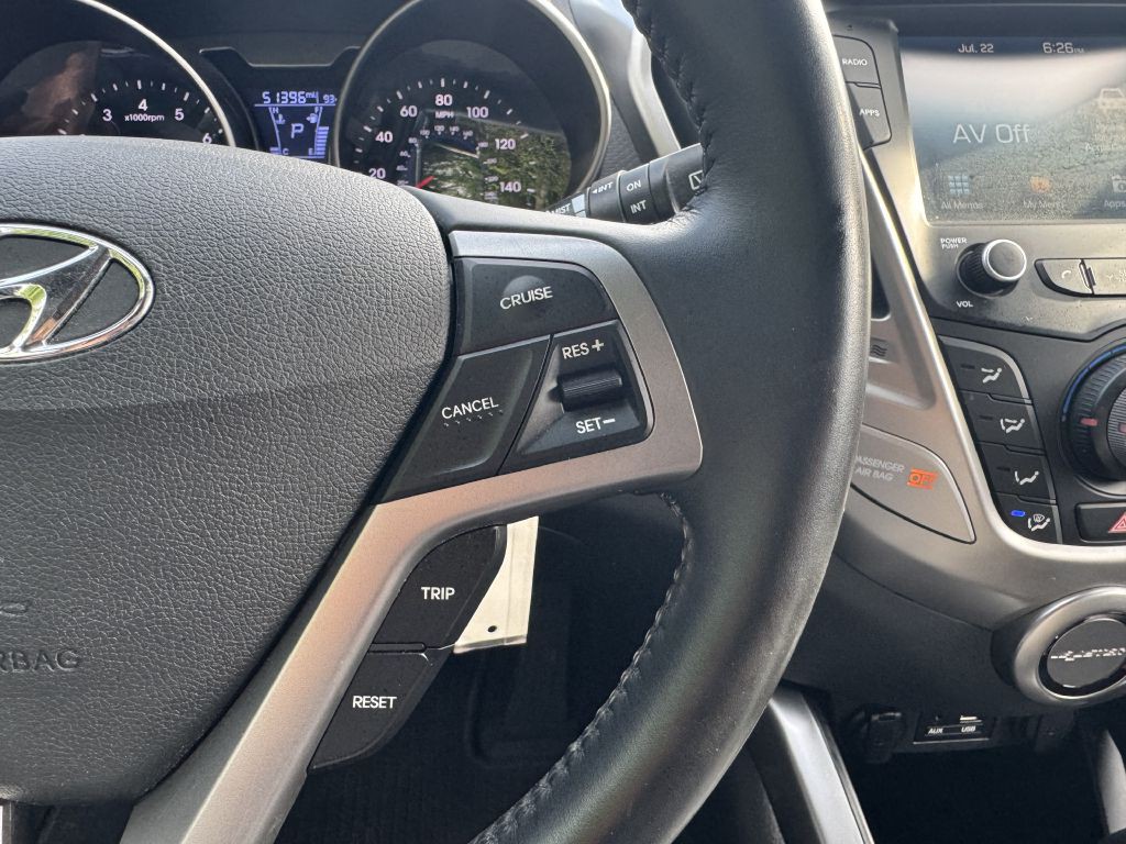 2017 Hyundai Veloster Image 15