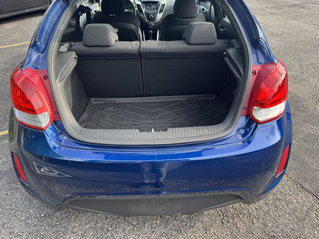 2017 Hyundai Veloster Image 19