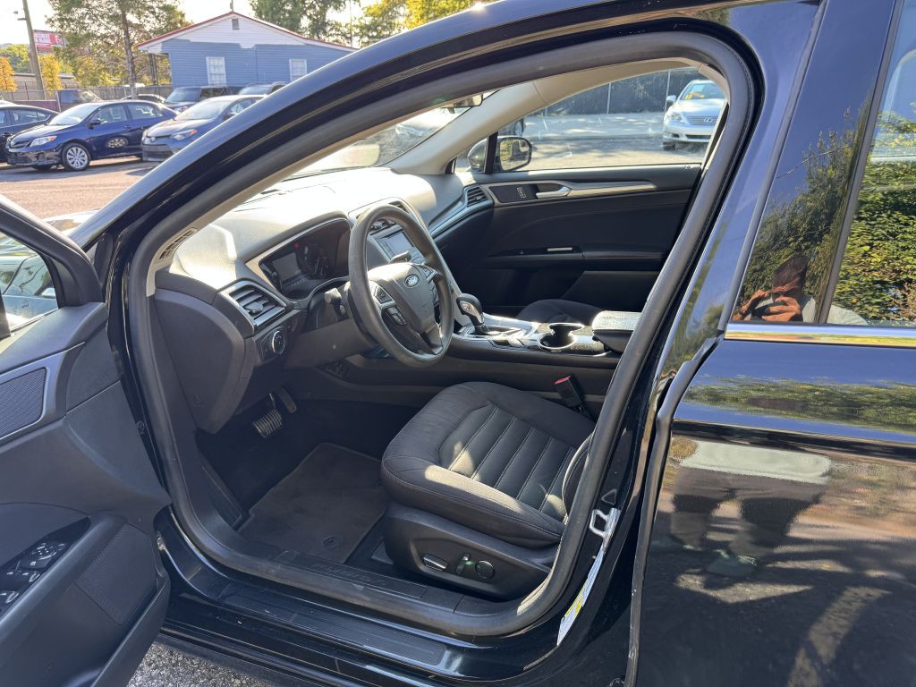 2014 Ford Fusion Image 10