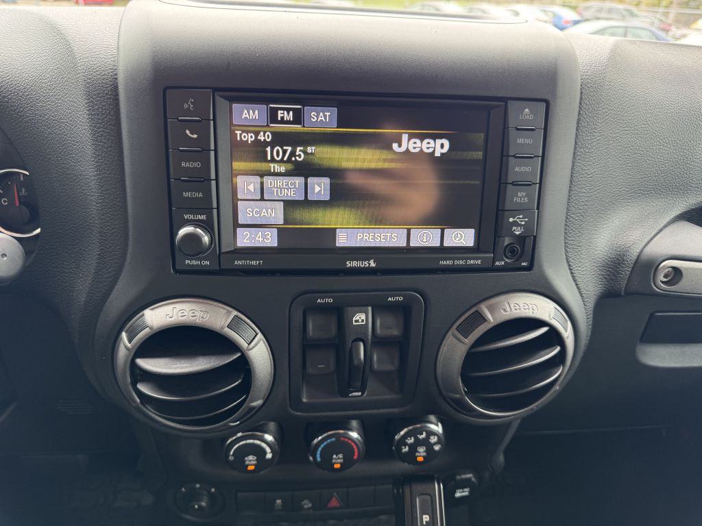 2015 Jeep Wrangler Unlimited Image 16