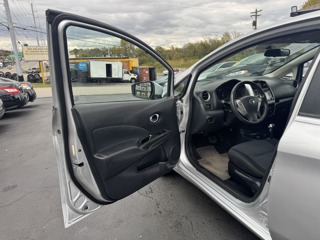2015 Nissan Versa Image 9