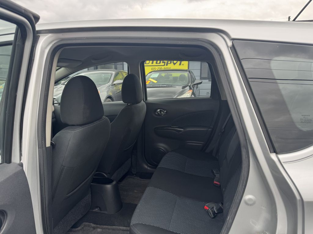 2015 Nissan Versa Image 11
