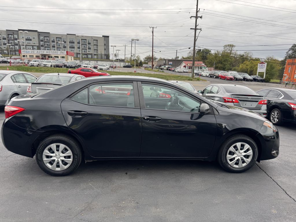 2017 Toyota Corolla Image 8