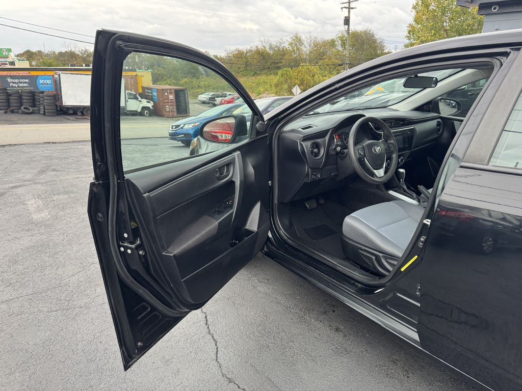 2017 Toyota Corolla Image 9