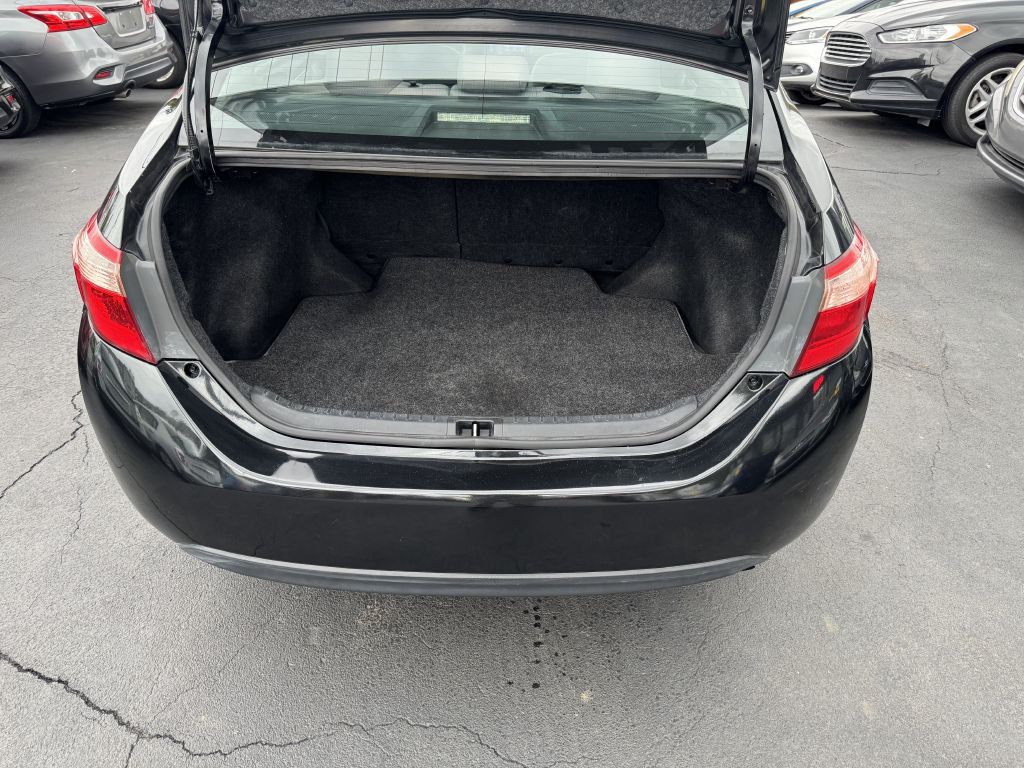 2017 Toyota Corolla Image 19