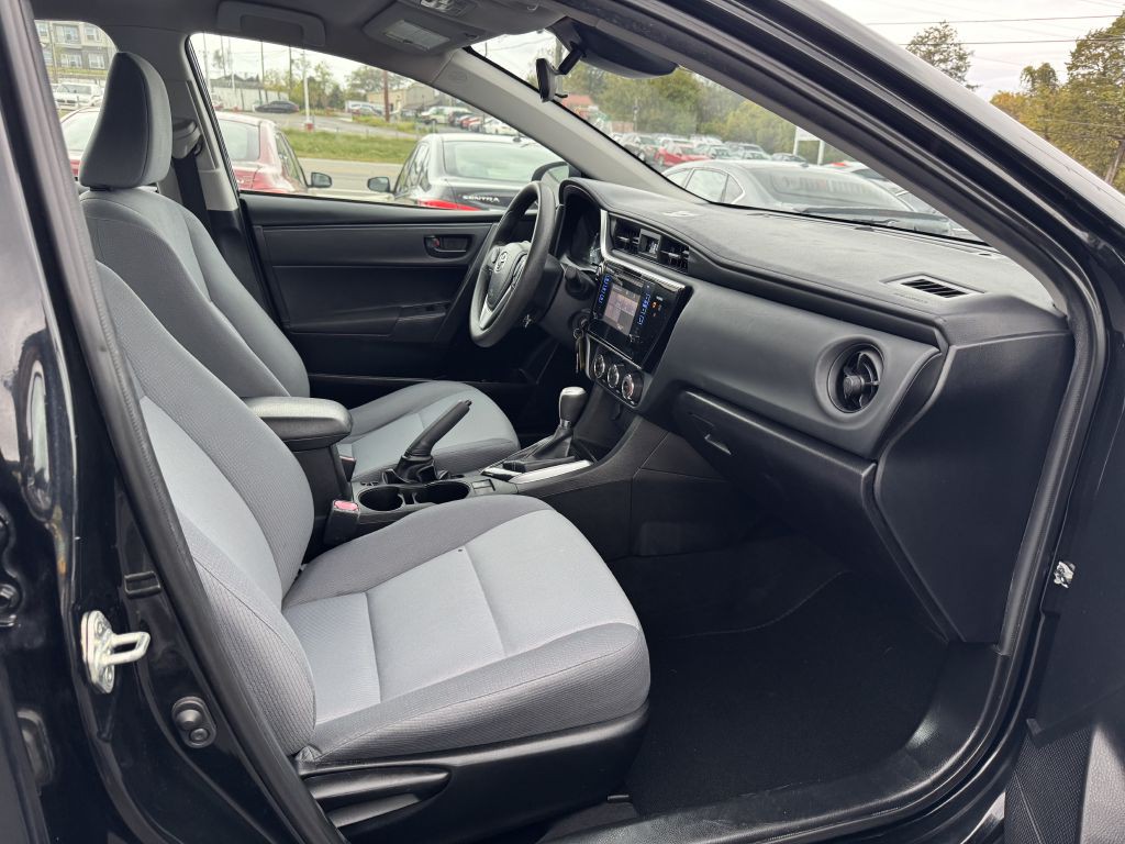 2017 Toyota Corolla Image 22