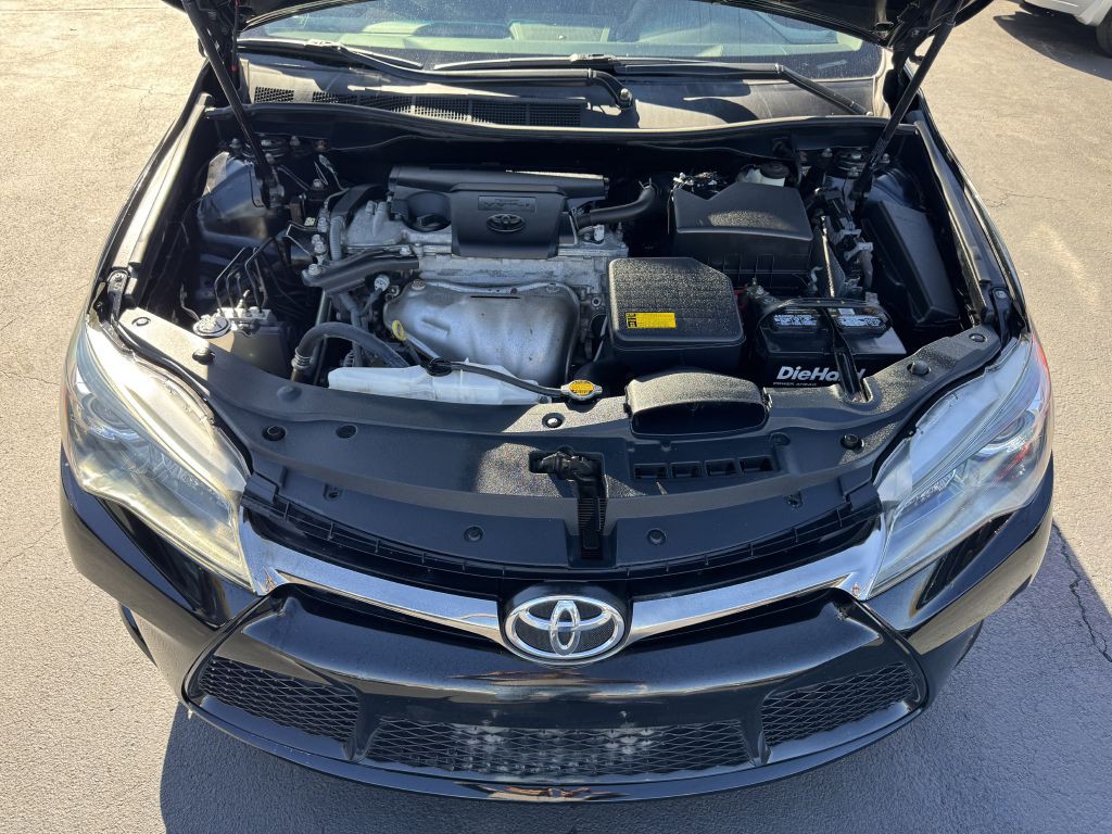 2015 Toyota Camry Image 18