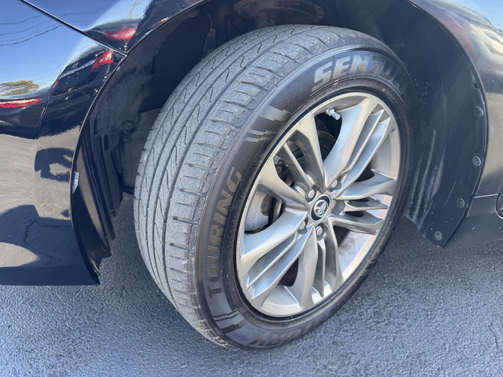 2015 Toyota Camry Image 20