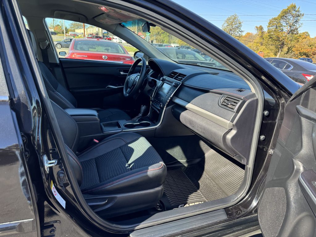 2015 Toyota Camry Image 22