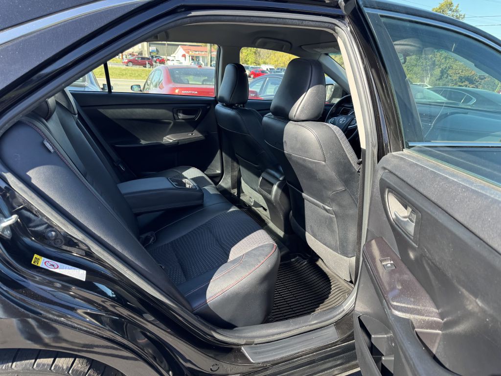 2015 Toyota Camry Image 23