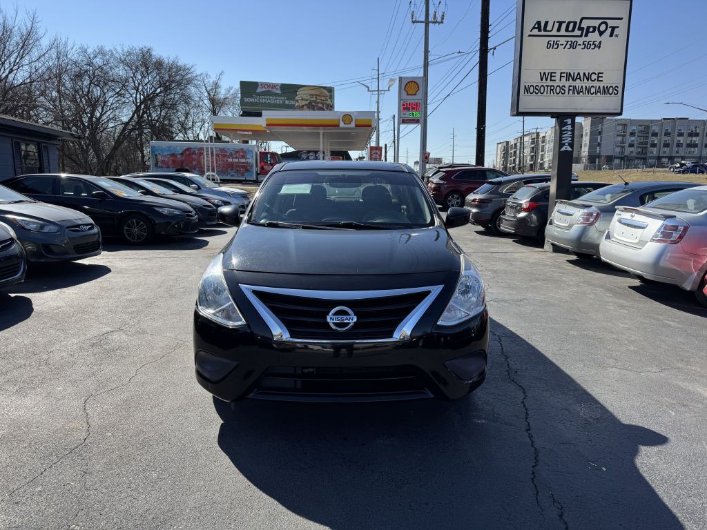 2017 Nissan Versa Image 2