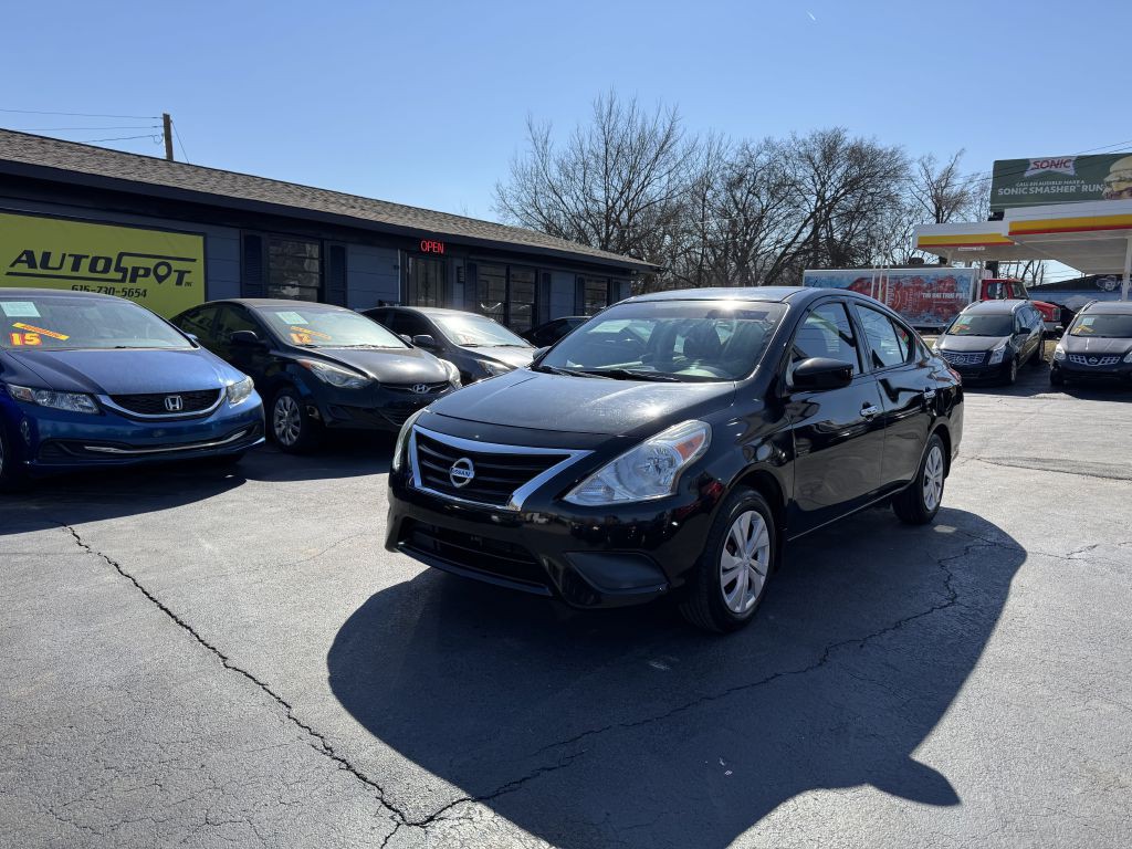 2017 Nissan Versa Image 3