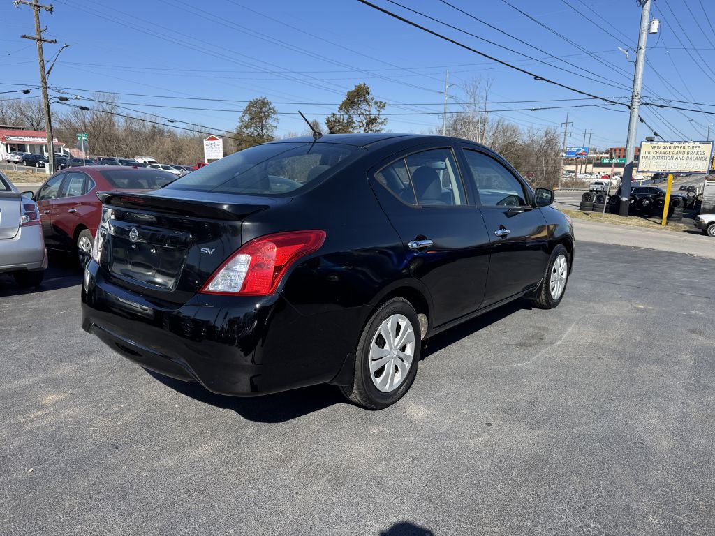 2017 Nissan Versa Image 5
