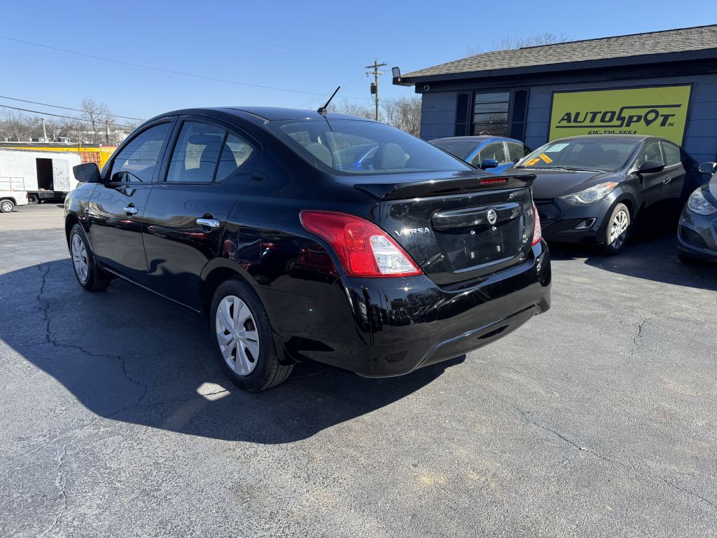 2017 Nissan Versa Image 7