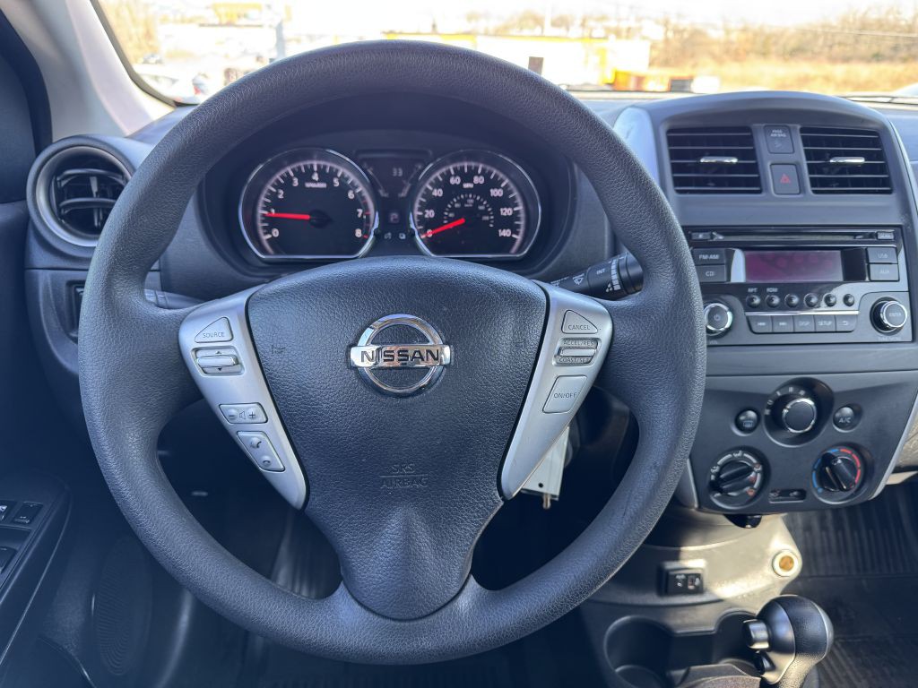 2017 Nissan Versa Image 13