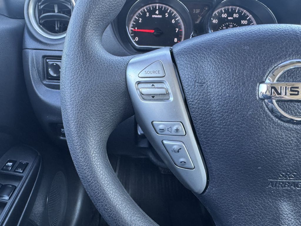 2017 Nissan Versa Image 14