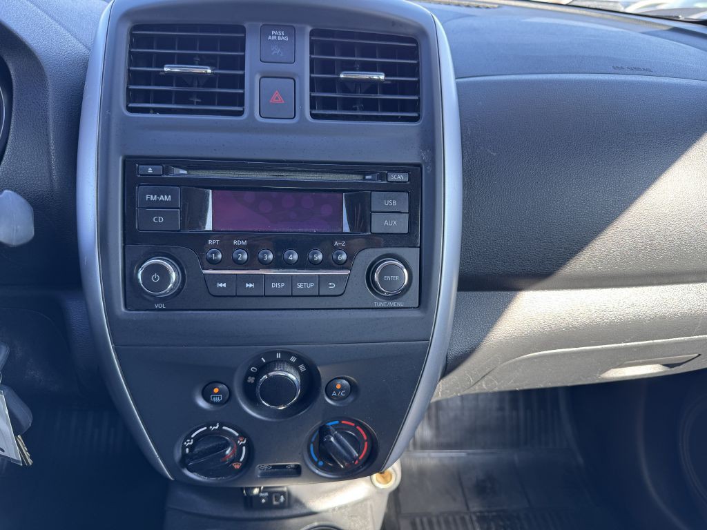 2017 Nissan Versa Image 16
