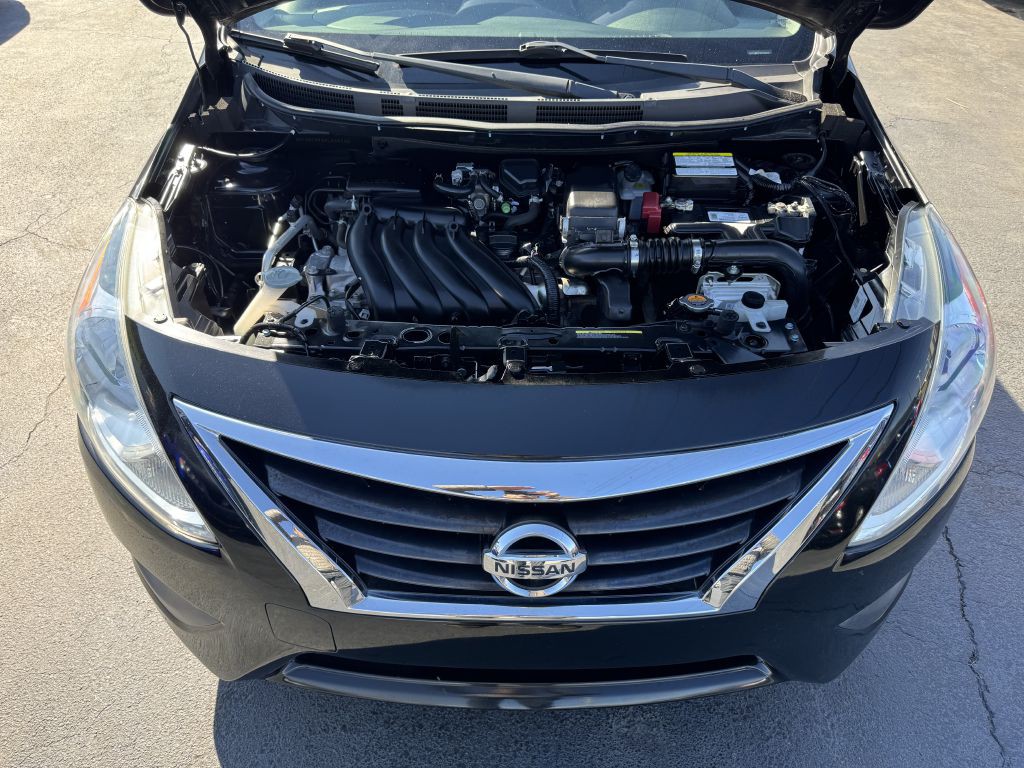 2017 Nissan Versa Image 18