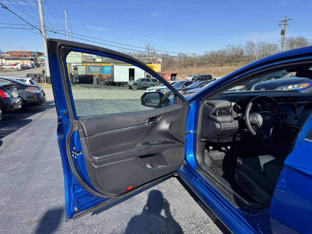 2020 Toyota Camry Image 9