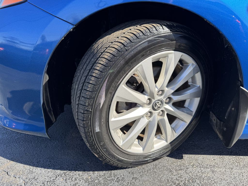 2020 Toyota Camry Image 21