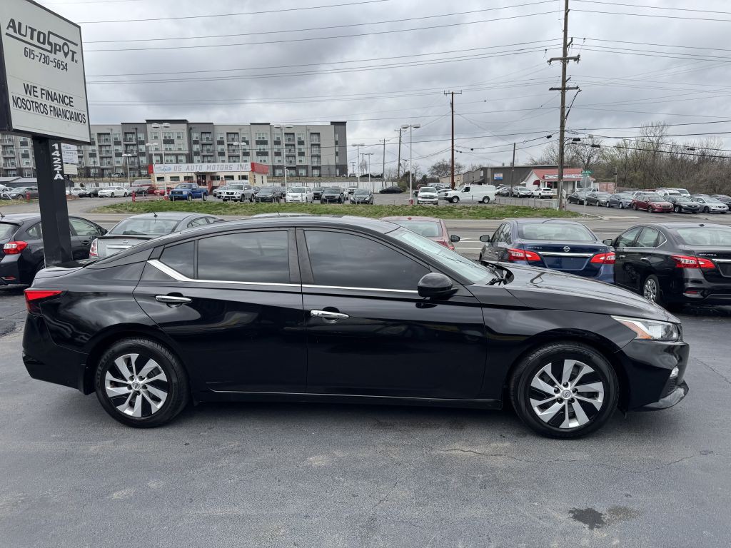 2019 Nissan Altima Image 8