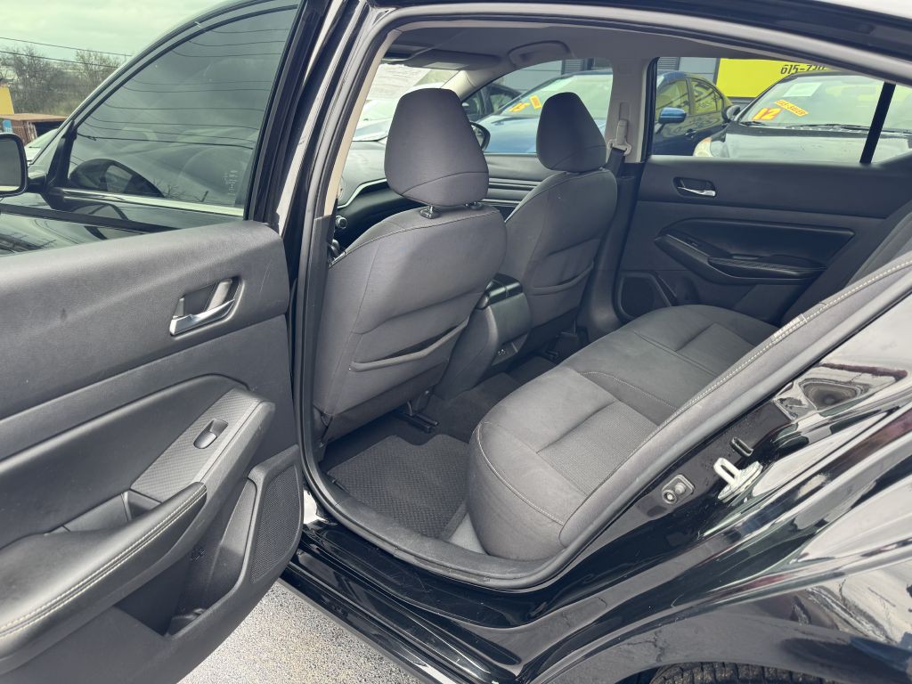 2019 Nissan Altima Image 11