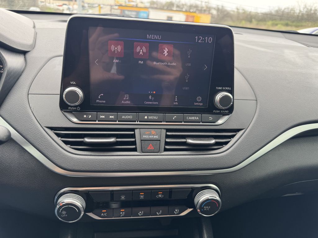 2019 Nissan Altima Image 16