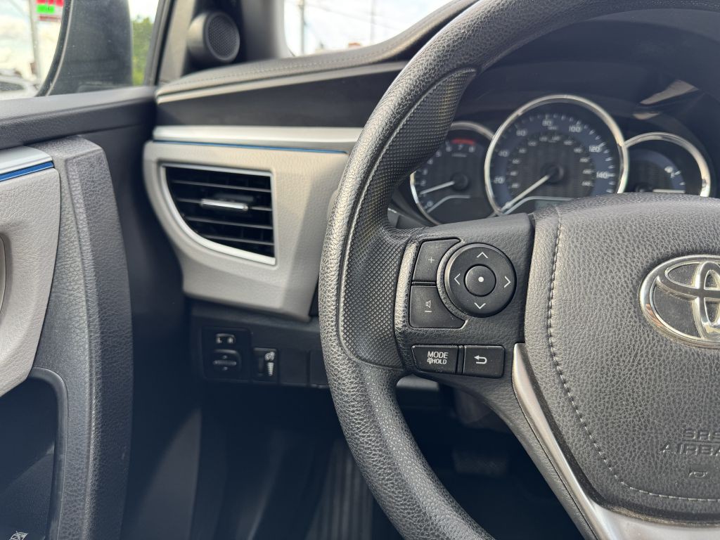 2015 Toyota Corolla Image 14