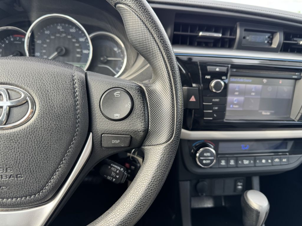 2015 Toyota Corolla Image 15