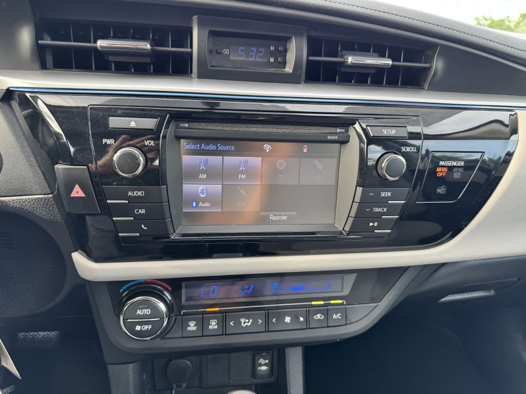 2015 Toyota Corolla Image 16