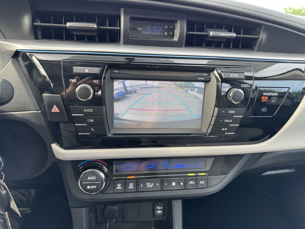 2015 Toyota Corolla Image 17