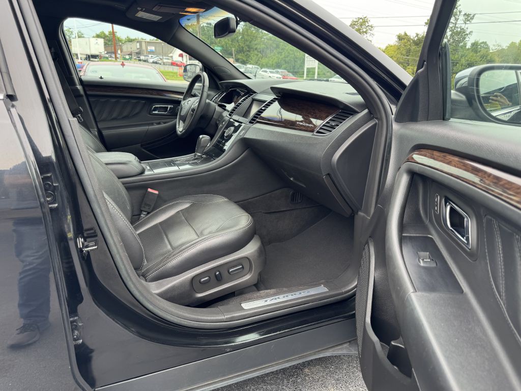 2013 Ford Taurus Image 23