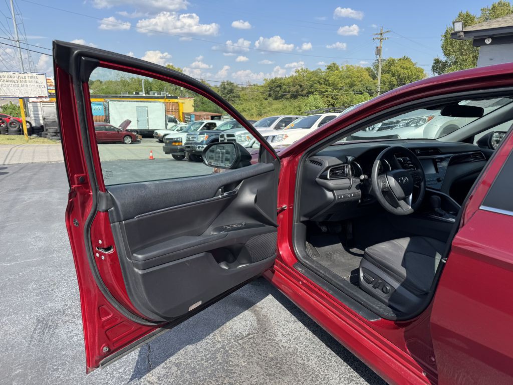 2019 Toyota Camry Image 9
