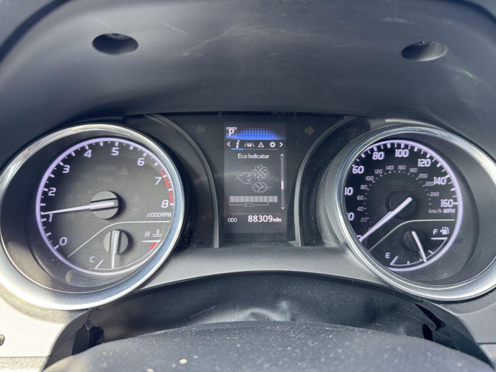 2019 Toyota Camry Image 12